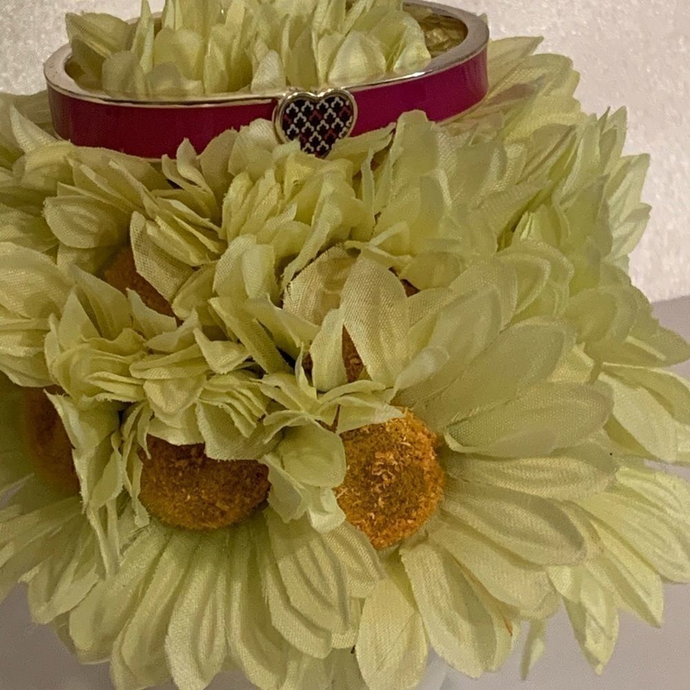 New Vera Bradley Bracelet - Picture 2 of 6